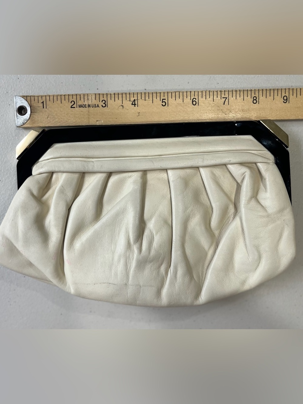 Bally Vintage Ivory Leather Frame Clutch Bag Black Resin Frame Gold Hardware - Picture 10 of 10